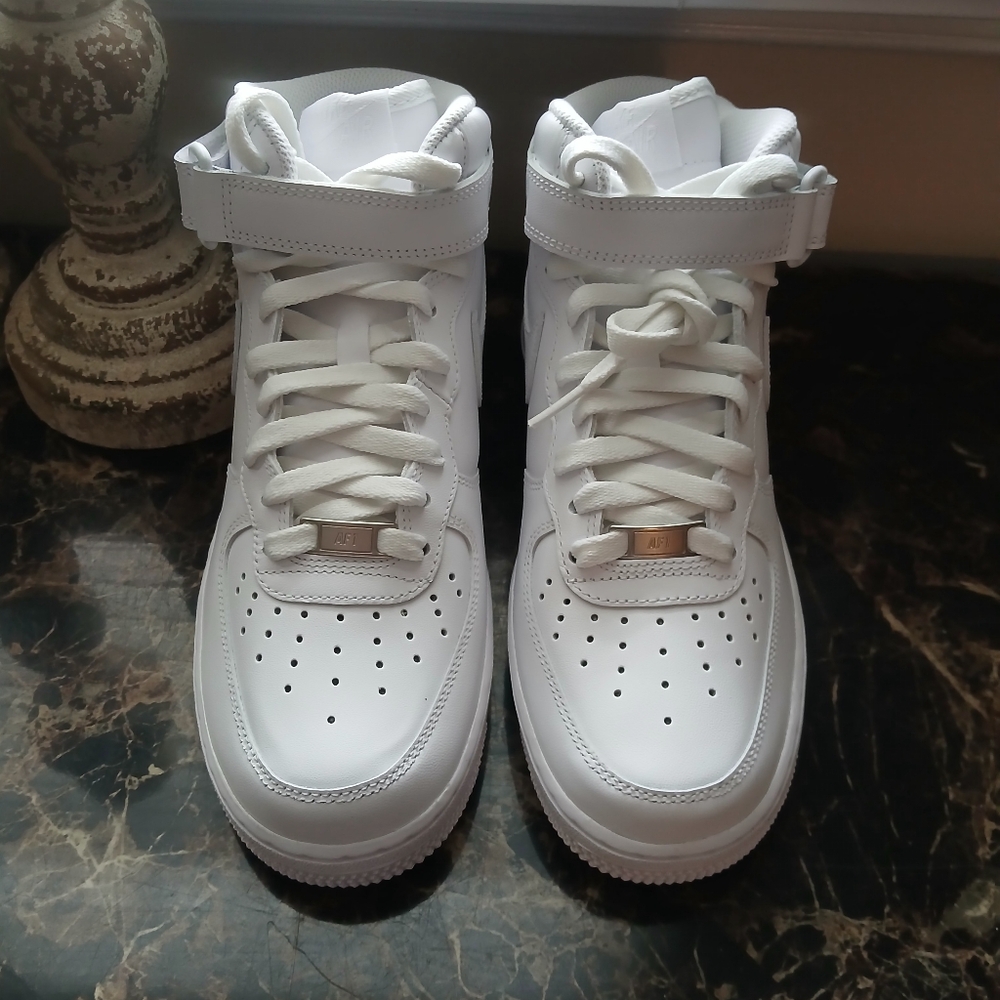 Nike Air Force 1 '07 Mid Streetwear/Lifestyle Shoes Size 7 Men/8.5 Women - Picture 5 of 14